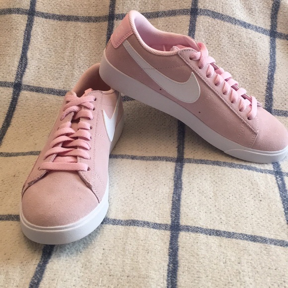 Nike Shoes - Nike blazer low sd